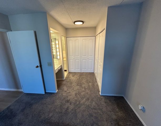 9731 N Fox Glen Drive 5C, Niles, IL 60714