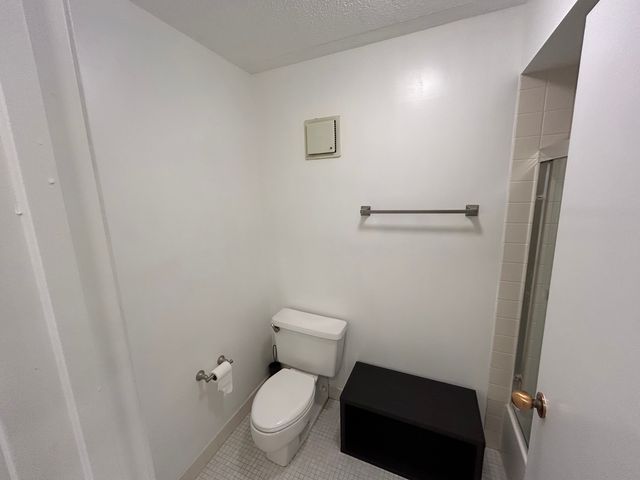 9731 N Fox Glen Drive 5C, Niles, IL 60714