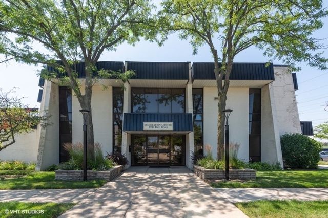 9731 N Fox Glen Drive 5C, Niles, IL 60714