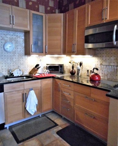 922 Beacon Street 13, Boston, MA 02215