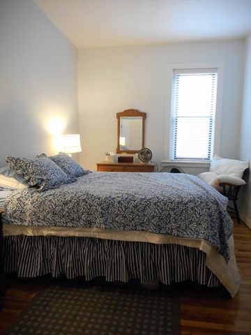 922 Beacon Street 13, Boston, MA 02215