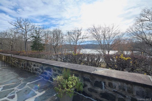 341 Furnace Dock Road 35, Cortlandt Manor, NY 10567