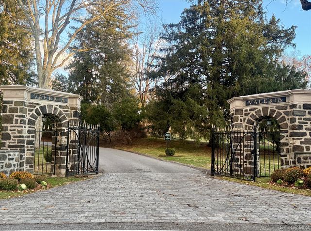 341 Furnace Dock Road 35, Cortlandt Manor, NY 10567