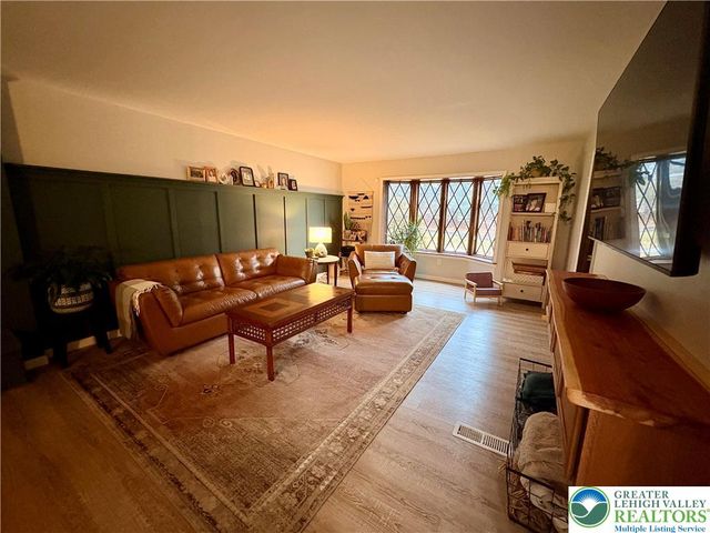 375 Georgetown Road, Lower Nazareth Twp, PA 18064