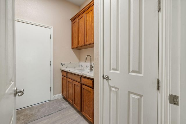 239 N Preston Street, Visalia, CA 93291