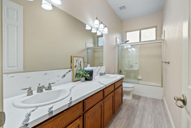 239 N Preston Street, Visalia, CA 93291