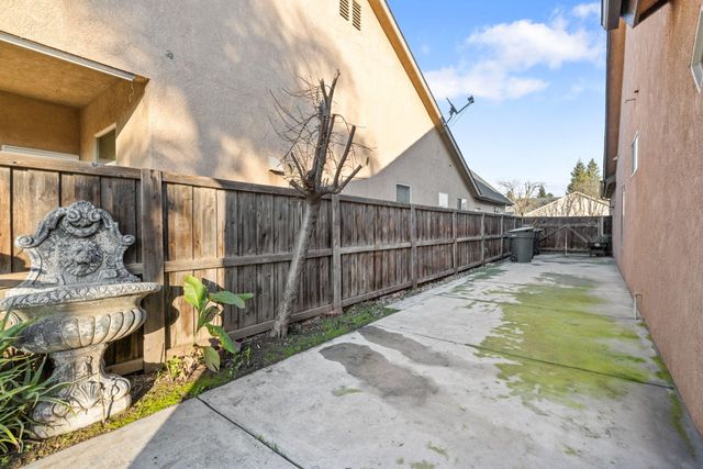 239 N Preston Street, Visalia, CA 93291