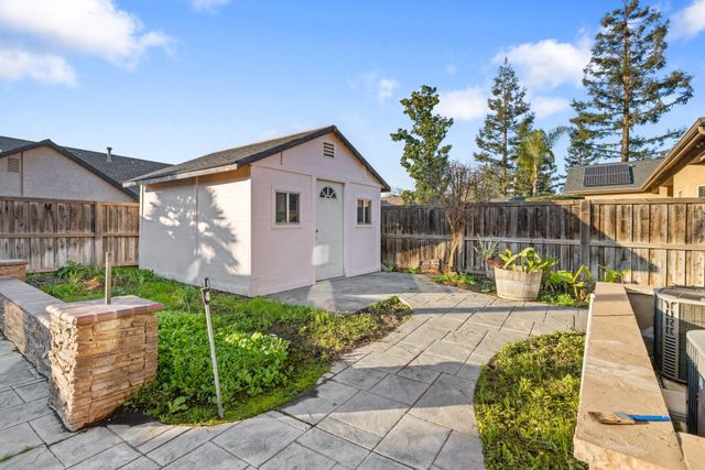 239 N Preston Street, Visalia, CA 93291