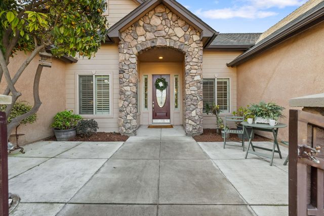 239 N Preston Street, Visalia, CA 93291