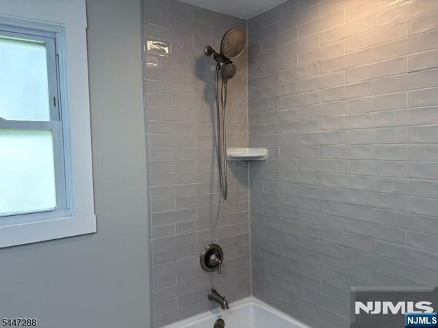 33 Longacre Drive, Livingston, NJ 07039