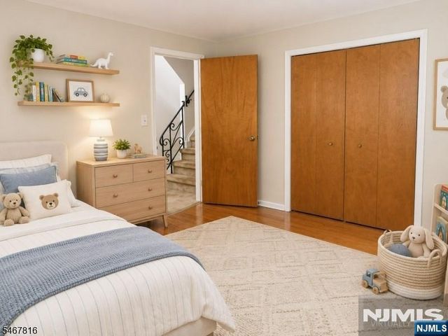 33 Longacre Drive, Livingston, NJ 07039