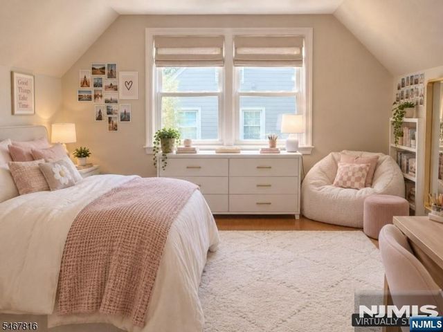 33 Longacre Drive, Livingston, NJ 07039