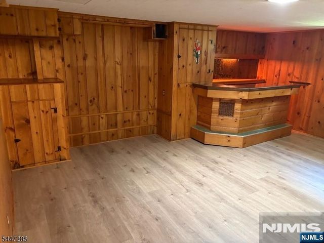 33 Longacre Drive, Livingston, NJ 07039