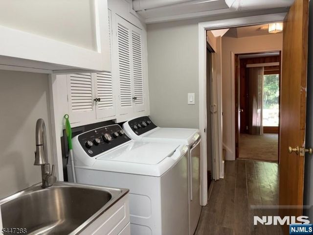 33 Longacre Drive, Livingston, NJ 07039