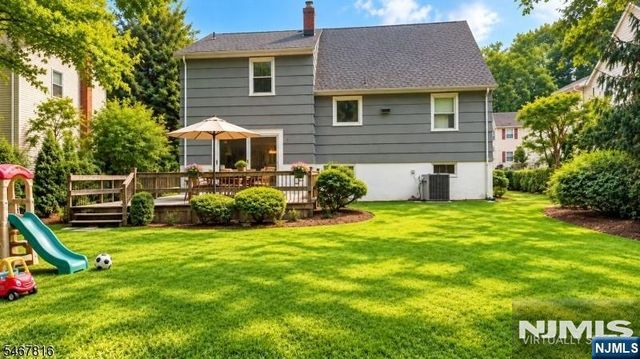 33 Longacre Drive, Livingston, NJ 07039