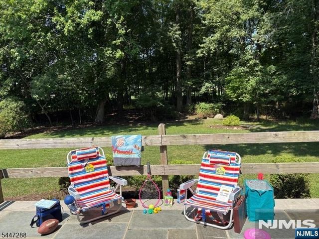 33 Longacre Drive, Livingston, NJ 07039
