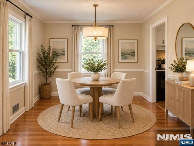 33 Longacre Drive, Livingston, NJ 07039