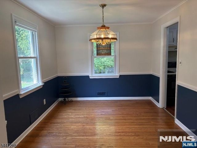 33 Longacre Drive, Livingston, NJ 07039