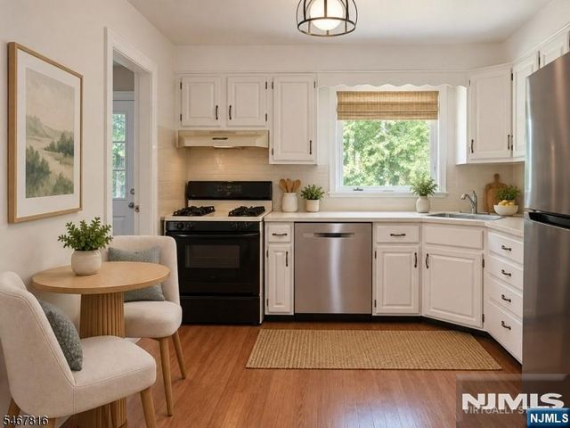33 Longacre Drive, Livingston, NJ 07039