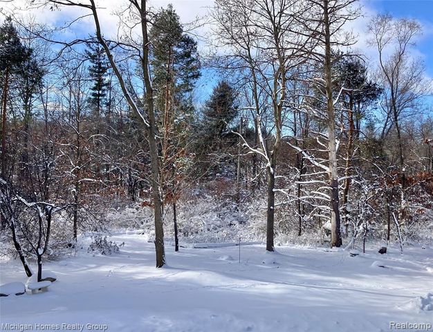 1437 Lantern Lane, Rochester Hills, MI 48306