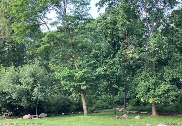 1437 Lantern Lane, Rochester Hills, MI 48306