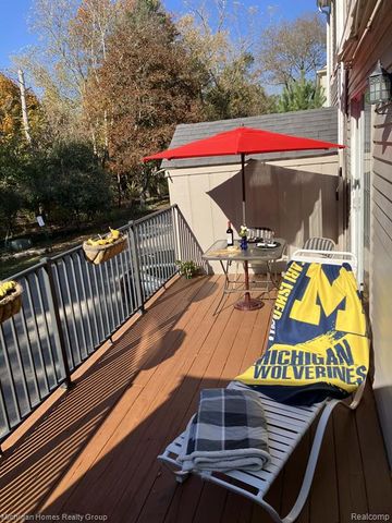 1437 Lantern Lane, Rochester Hills, MI 48306