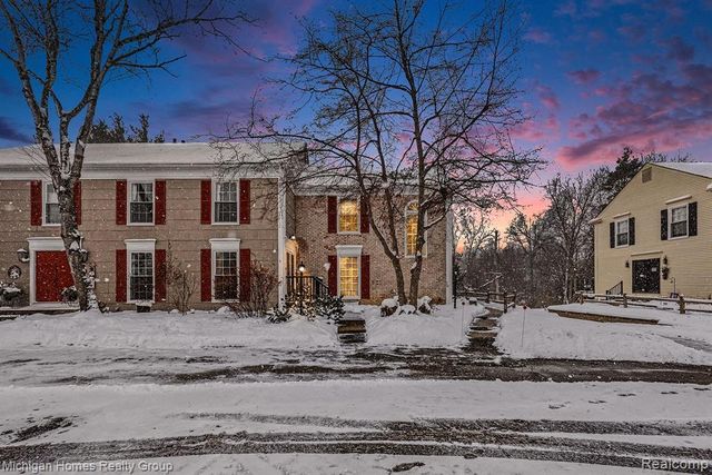 1437 Lantern Lane, Rochester Hills, MI 48306