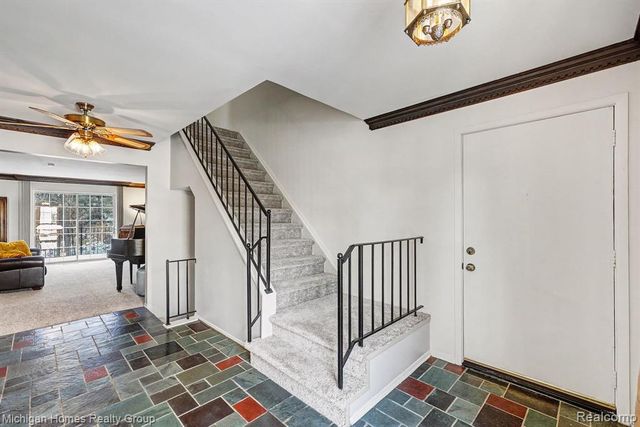 1437 Lantern Lane, Rochester Hills, MI 48306