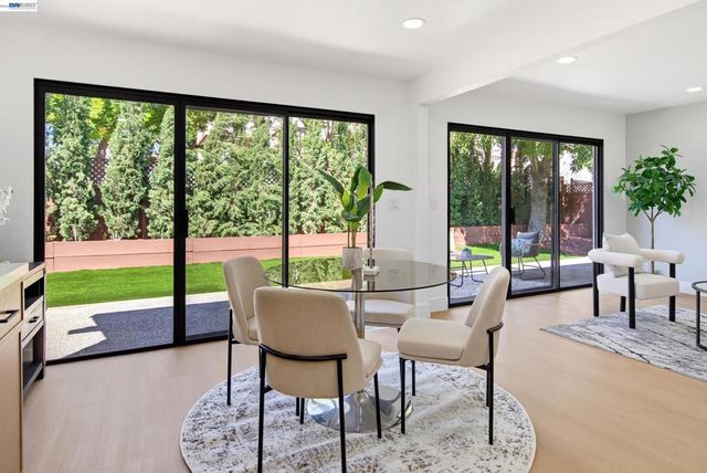 1487 Fry Ln, Hayward, CA 94545