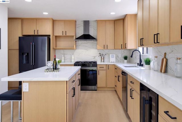 1487 Fry Ln, Hayward, CA 94545