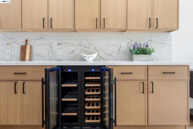 1487 Fry Ln, Hayward, CA 94545