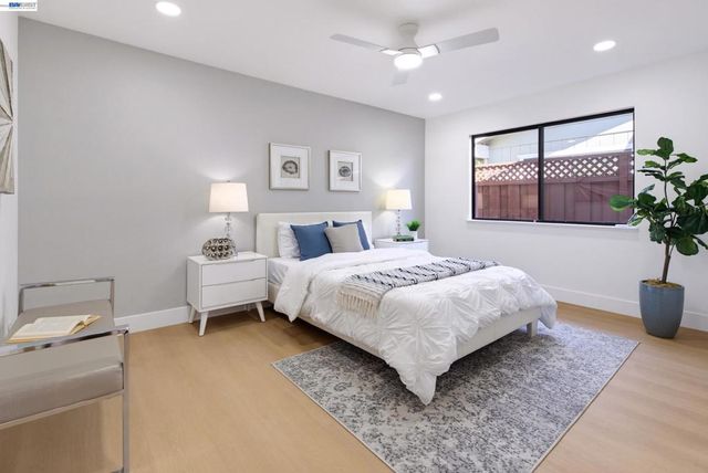 1487 Fry Ln, Hayward, CA 94545