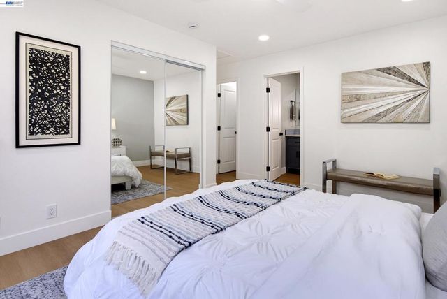 1487 Fry Ln, Hayward, CA 94545