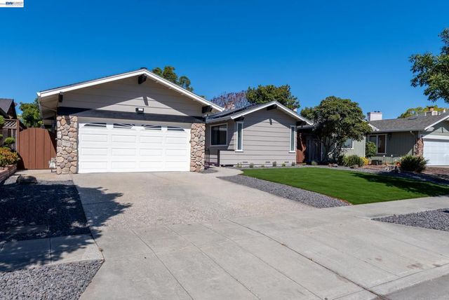 1487 Fry Ln, Hayward, CA 94545