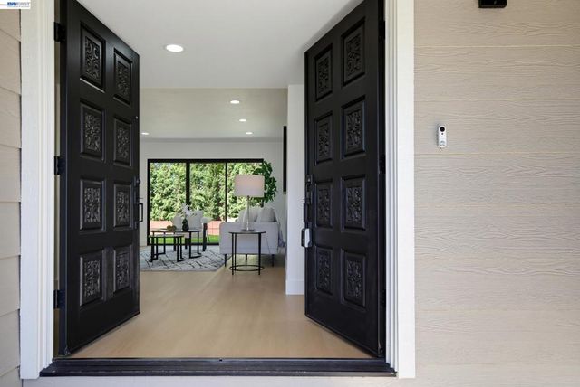 1487 Fry Ln, Hayward, CA 94545