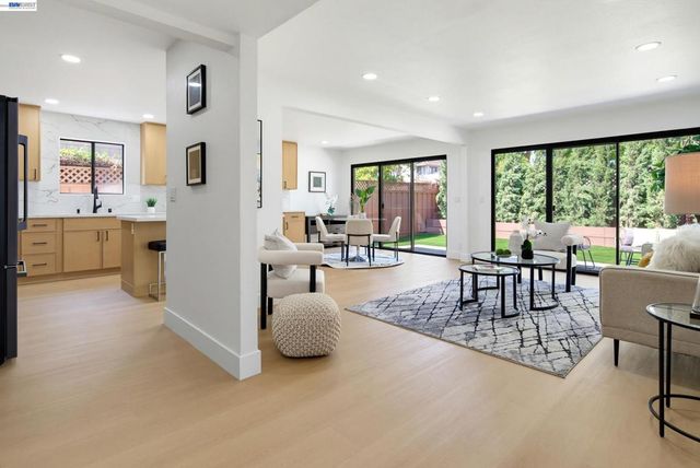 1487 Fry Ln, Hayward, CA 94545