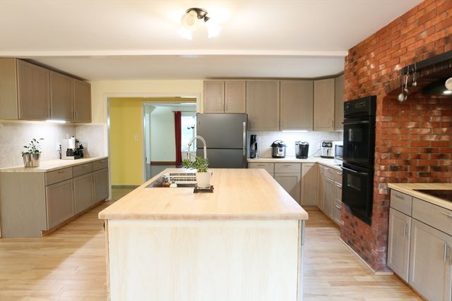 1 Piper Rd, Lexington, MA 02421