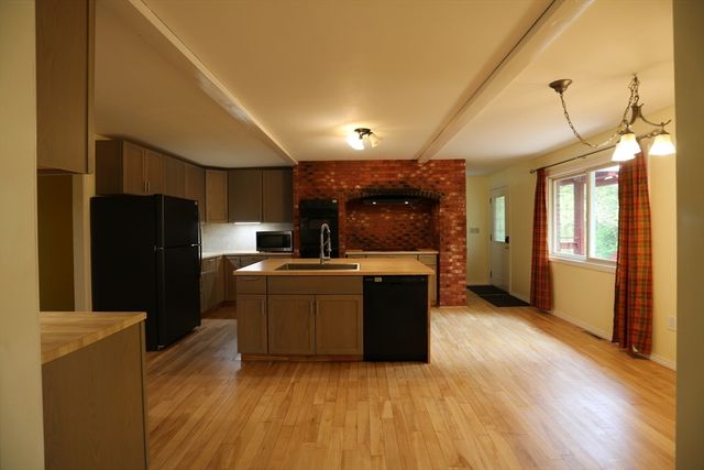 1 Piper Rd, Lexington, MA 02421