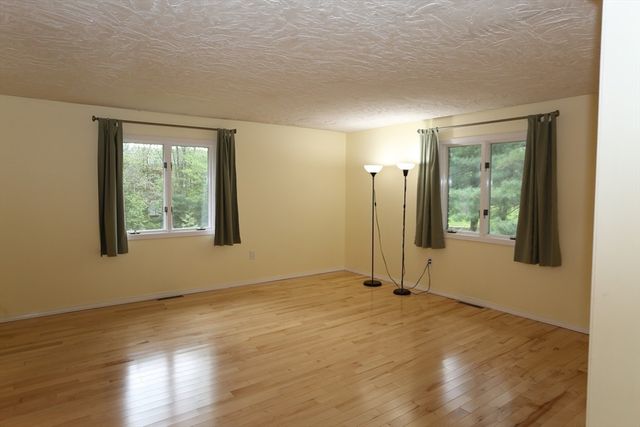 1 Piper Rd, Lexington, MA 02421