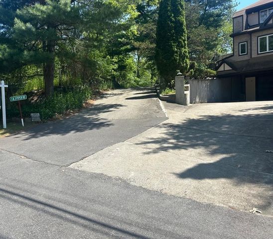 1 Piper Rd, Lexington, MA 02421