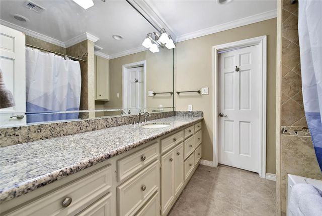 248 Bryn Mawr Circle, Hunters Creek Village, TX 77024