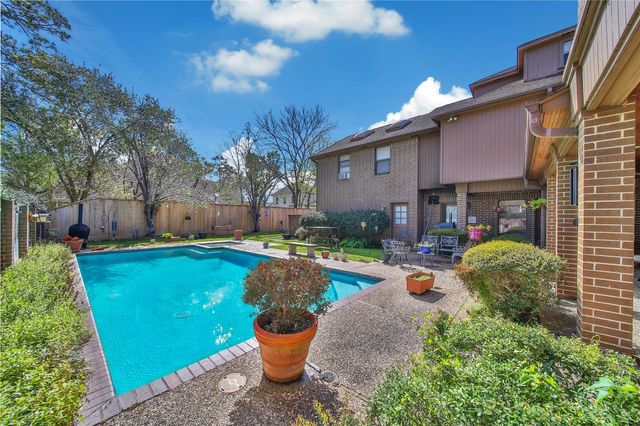 248 Bryn Mawr Circle, Hunters Creek Village, TX 77024