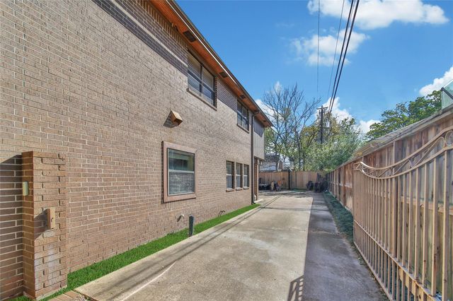 248 Bryn Mawr Circle, Hunters Creek Village, TX 77024