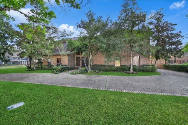 248 Bryn Mawr Circle, Hunters Creek Village, TX 77024