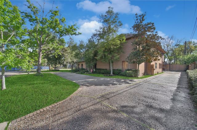 248 Bryn Mawr Circle, Hunters Creek Village, TX 77024