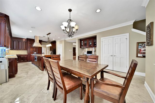 248 Bryn Mawr Circle, Hunters Creek Village, TX 77024