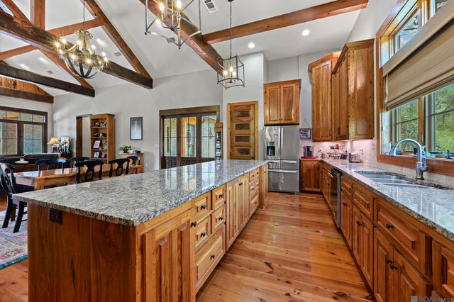 8797 Ritchie Ln, St Francisville, LA 70775