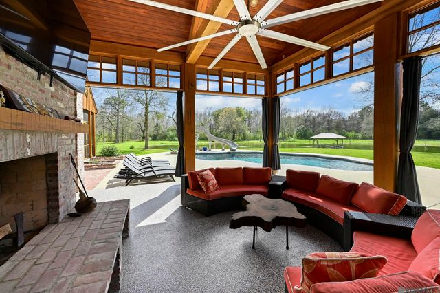 8797 Ritchie Ln, St Francisville, LA 70775