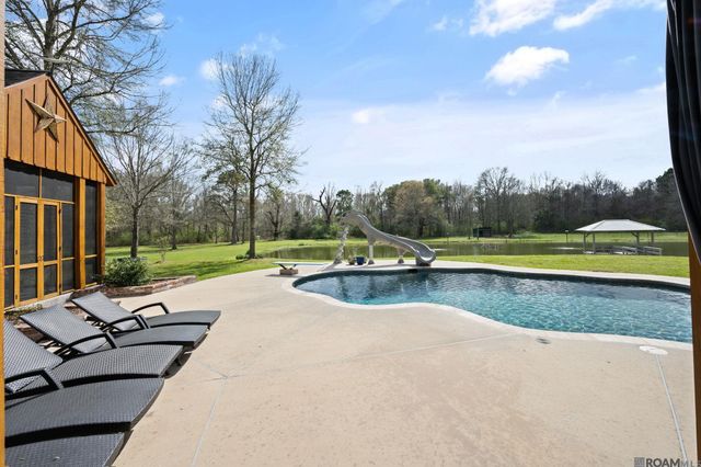 8797 Ritchie Ln, St Francisville, LA 70775