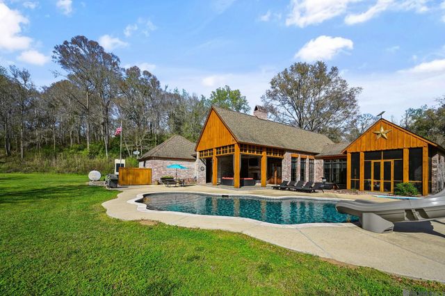 8797 Ritchie Ln, St Francisville, LA 70775